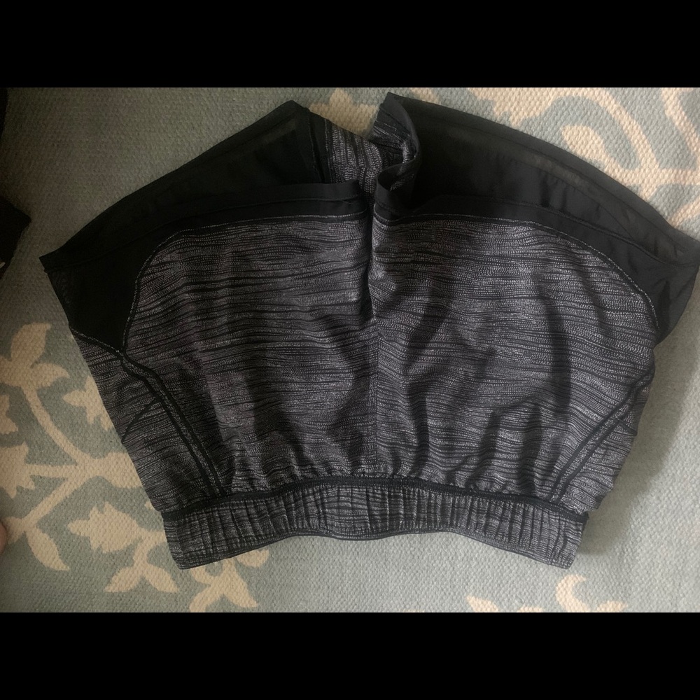 Lululemon short no liner sz 8